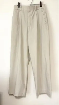 ユニクロ タックワイドパンツ（M）ライトベージュ