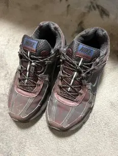NIKE VOMERO 5 スニーカー ダークカラー