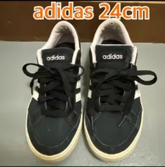 adidas 黒 スニーカー 24cm レディース 中古
