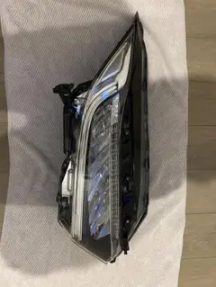 ヴェゼル RV5 ヘッドランプASSY 右 W5884 - メルカリ