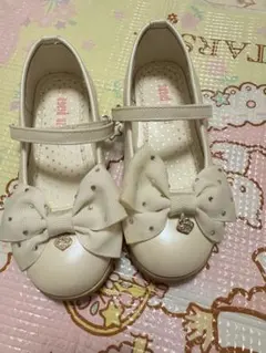 メゾピアノ　アイボリー リボン付き フォーマルシューズ