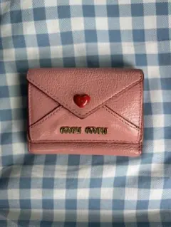 miu miu 二つ折り財布 ピンク ハートモチーフのサムネイル