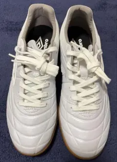 Umbroアンブロフットサルシューズ アクセレイターサラ ホワイト 25.5cm