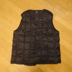 UNIQLO　Vネック ウルトラライトダウンベスト