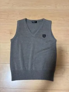COMME CA ISM グレー Vネックベスト 120A