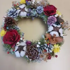 ドライフラワーと木の実のリース