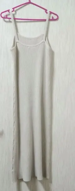 GU ノースリーブロングニットワンピース ベージュ