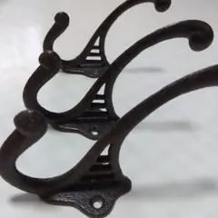 アイアン製ダークブラウンウォールフック