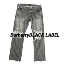 Burberry BLAckLABELグレー ダメージ加工 ストレートジーンズ