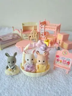 シルバニアファミリー まとめ売り 人形3体＋家具セット すぐ遊