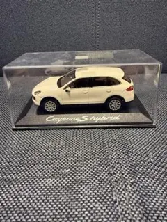 MINICHAMPS PORSCHE CAYENNE S HYBRIDのサムネイル