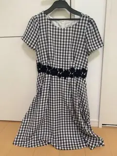 ギンガムチェック 半袖ワンピース 花柄刺繍のサムネイル