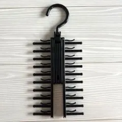 ネクタイハンガー ブラック 29cm x 13cmのサムネイル