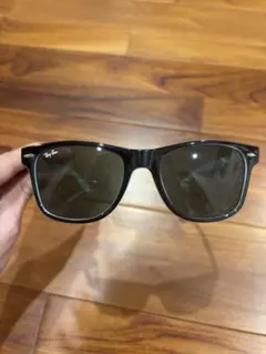 Ray-Ban サングラス ブラック/ホワイト