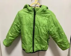 キッズ　アウター　フード付き　明るい緑色