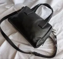 イアパピヨネ スタッズ付き 2WAY ショルダーバッグ ブラックのサムネイル
