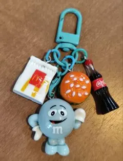 m&msチョコレートボール ハンドメイドじゃらじゃらキーホルダー水色
