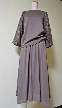 花レース袖カットソー&GU ギャザーフレアロングスカート