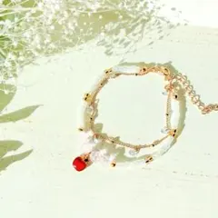 りんごチャームが揺れる2連ブレスレット｜きらめきビーズ×華奢チェーン