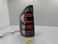 H22　ヴォクシー　ZRR70　後期　左テールライト　28-220のサムネイル