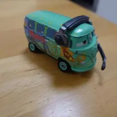 トミカ　カーズ　フィルモア　 VWバス 85 ヘッドフォン付き