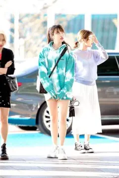 sandro ブラック ミニワンピース 半袖 TWICEミナ着用 sandro ブラック ミニワンピース 半袖 TWICEミナ着用 sandro