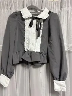 皆方由衣　しまむらコラボ　ブラウス グレー ロリィタ
