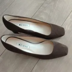 DIANA ブラウン スエード パンプス