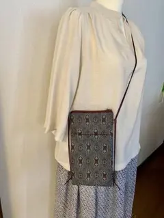 大島紬スマホショルダーバッグ　敬老の日プレゼント(^^) すごく軽い