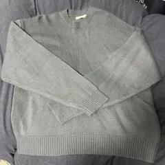 グレー ニット