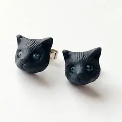 クロネコ　ピアス