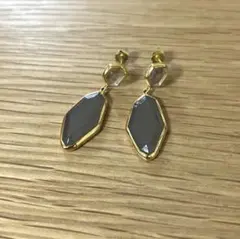 アーバンリサーチ アクリルピアス グレーのサムネイル