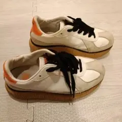 オニツカタイガー（DELECITY）