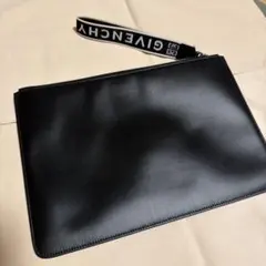 GIVENCHY ドット柄 クラッチバッグ - メルカリ