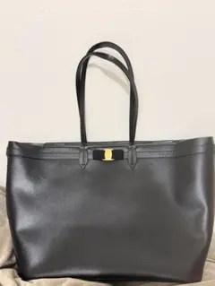 サルヴァトーレ・フェラガモ　ヴァラ・リボン トートバッグ