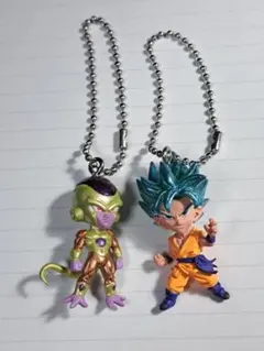 ドラゴンボール超　ガチャポン　孫悟空 (SSGSS) & ゴールデンフリーザ