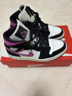 Nike Women's Air Jordan 1 Mid 