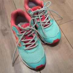 22.5センチ　ミズノMizuno 水色×コーラルピンク