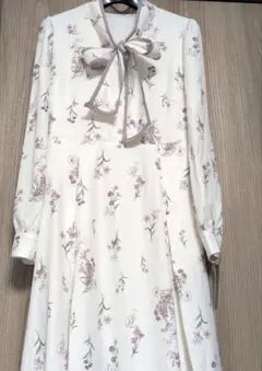 tocco ボウタイフラワープリントワンピース