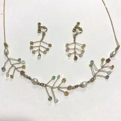 ハンドメイド　パールとクリアビーズのクリスタルネックス　チョーカー