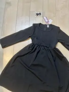 新品未使用子供ブラック長袖フレアワンピース