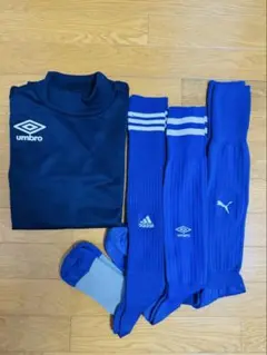 即日発送！匿名配送！サッカー長袖シャツ・靴下4足セット