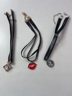 【未使用品】個性的なデザインのチョーカー3点セット