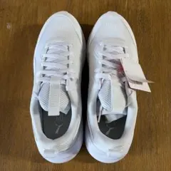 PUMA スニーカー ホワイト新品