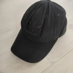 adidas ブラック キャップ ロゴ刺繍