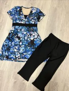新品❤︎素敵な花柄　Mサイズ　チュニック体型カバー水着　セパレート　ブルー　9号