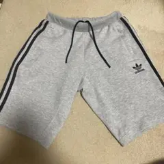 アディダスオリジナルス　ハーフパンツ(ジッパー付) M