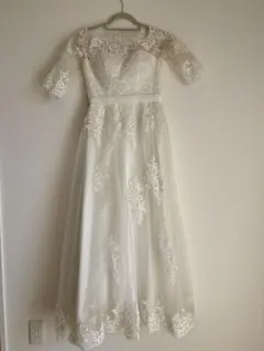 ウェディングドレス オフショルダー　刺繍 Aライン