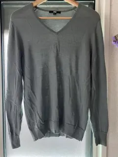 UNIQLO グレー Vネックニットセーター XL