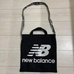 new balance ロゴ入りショルダーバッグ